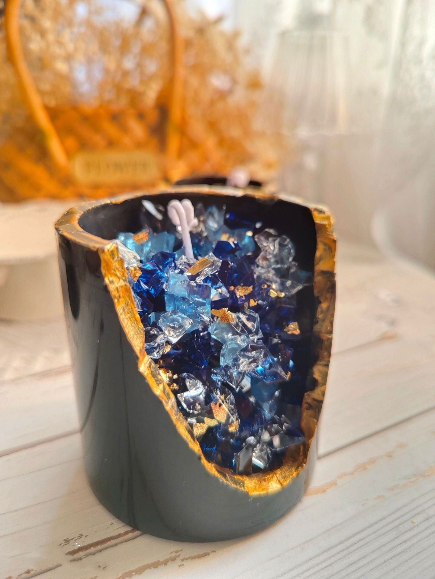 Crystal Aromatherapy Candle – Luxurious Scented Candle with Real Crystals - candletown.net