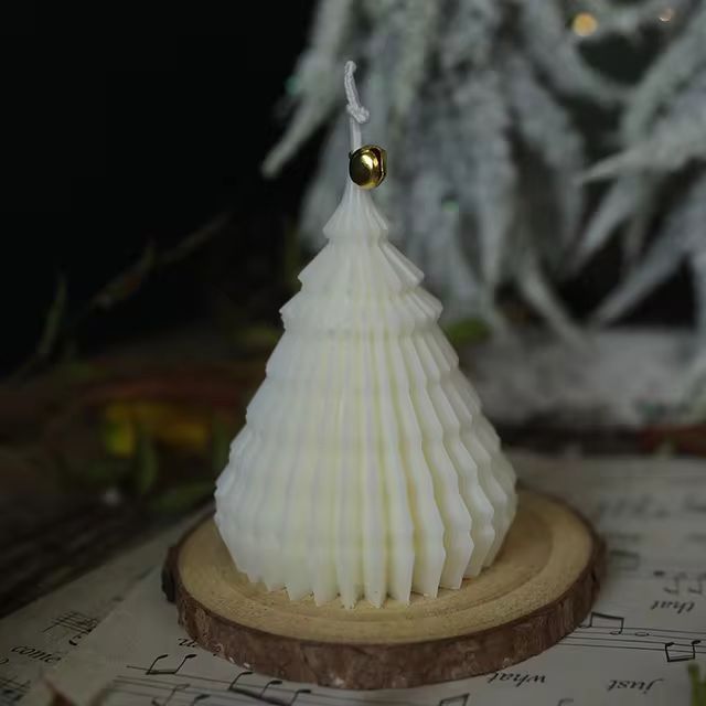 Holiday Shaped Scented Soy Wax Candles - Elegant and Festive Holiday Decoration - candletown.net