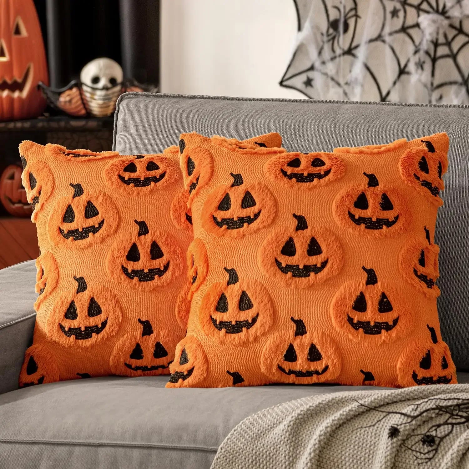 Halloween Kurpitsa Tyynynpäällinen – Brodeerattu Pehmeä Koristetyynynpäällinen 45 × 45 cm