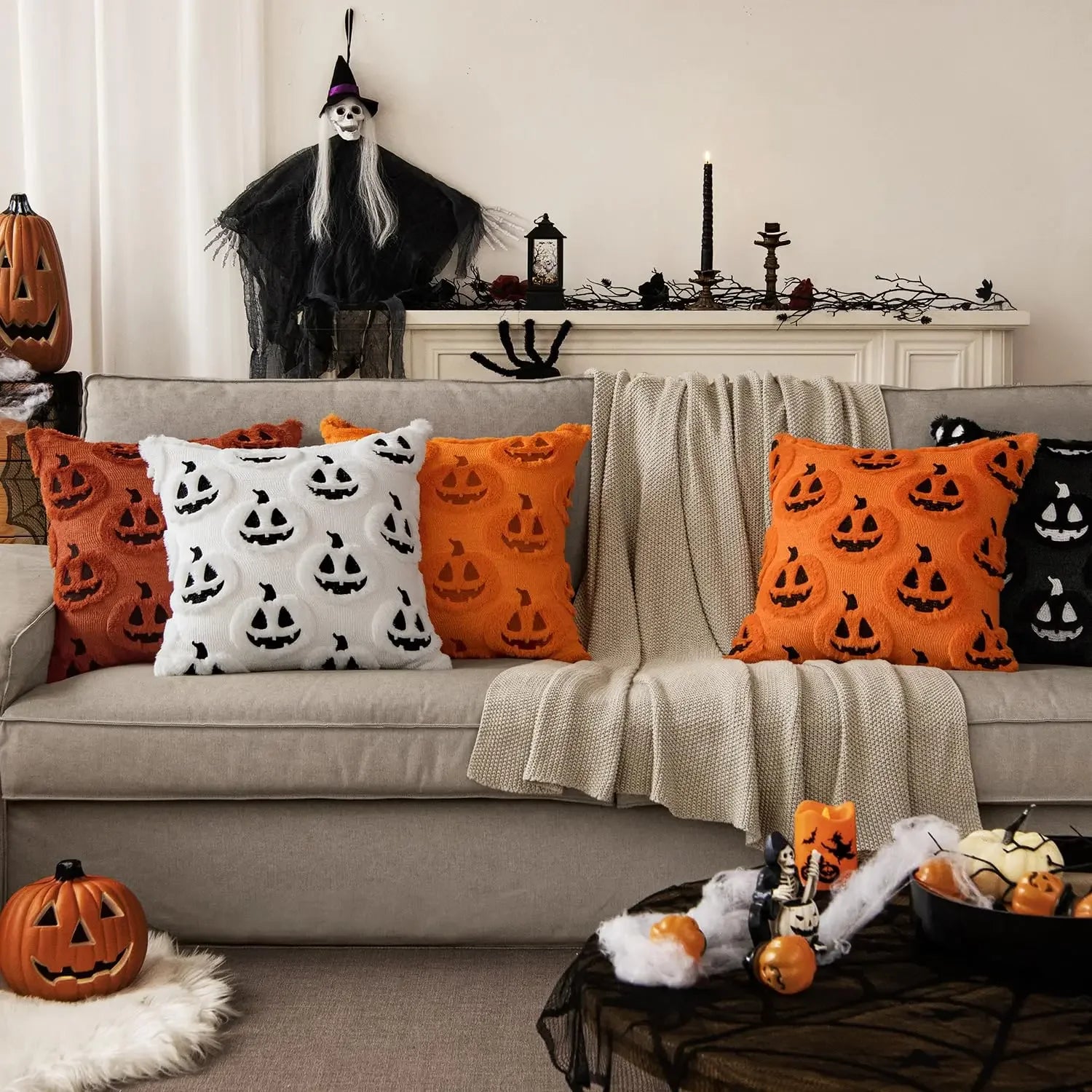 Halloween Kurpitsa Tyynynpäällinen – Brodeerattu Pehmeä Koristetyynynpäällinen 45 × 45 cm